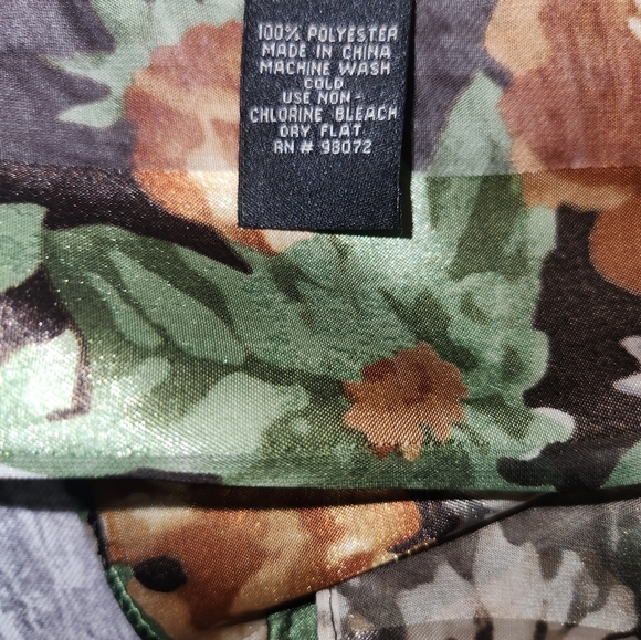 Cejon Women's Polyester Floral Scarf - Picture 2 of 6